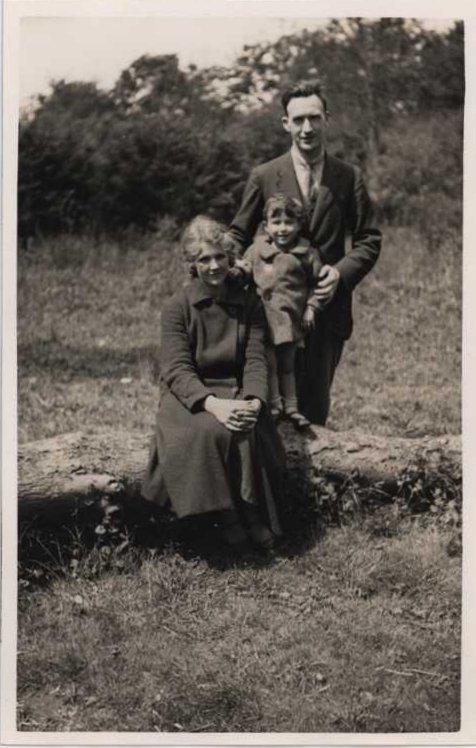 [Mabel and Ken Tallett with their son Jim in around 1935]