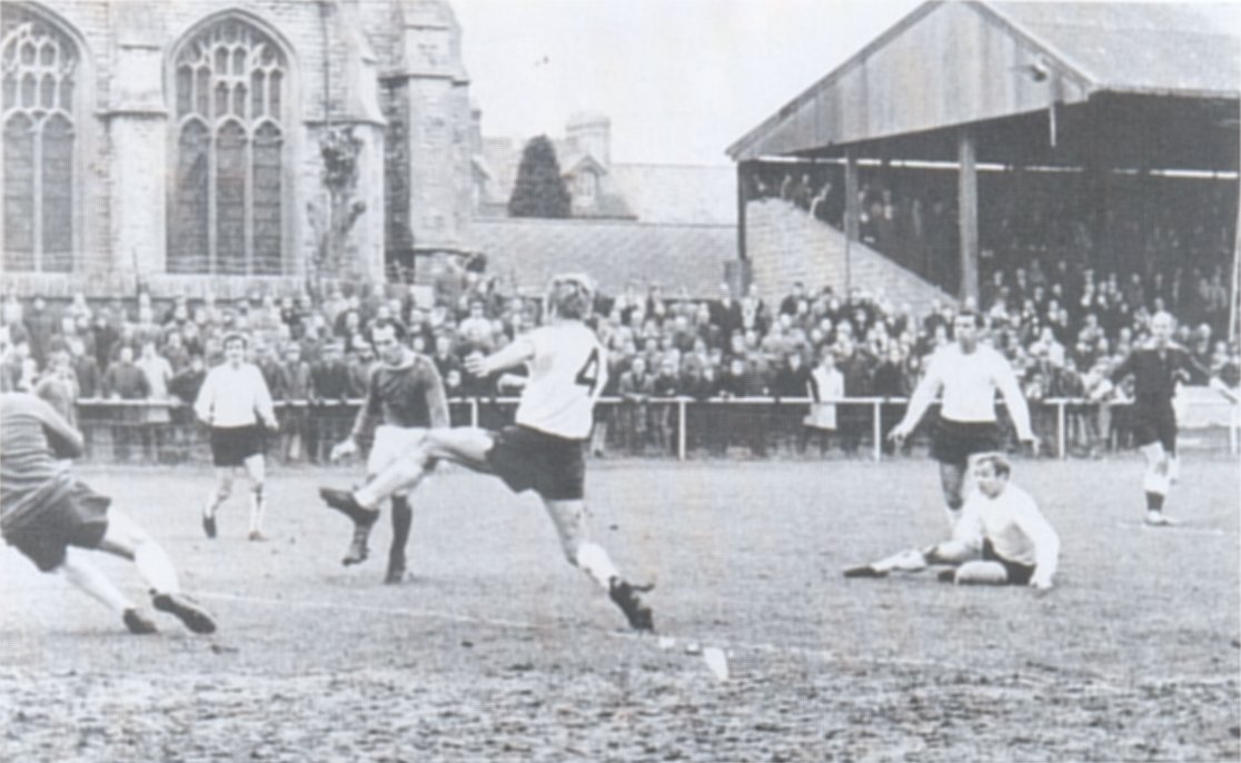 [Whitehouse ground Oxford City vs Swansea Town FA Cup 2nd Round Dec 1969]